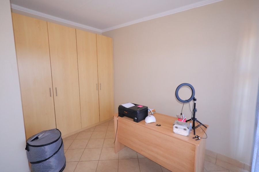 2 Bedroom Property for Sale in Navalsig Free State